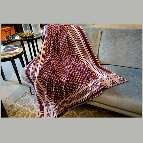 Плед жаккард &laquo;G&raquo; (св.розовый и бордо)