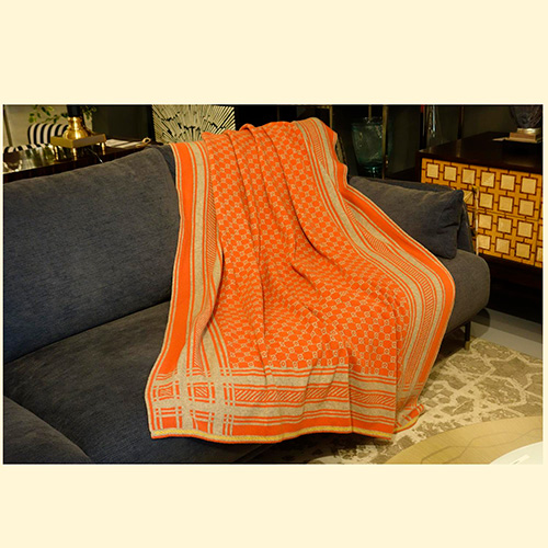 Плед жаккард &laquo;G&raquo; (св.беж и шиповник)