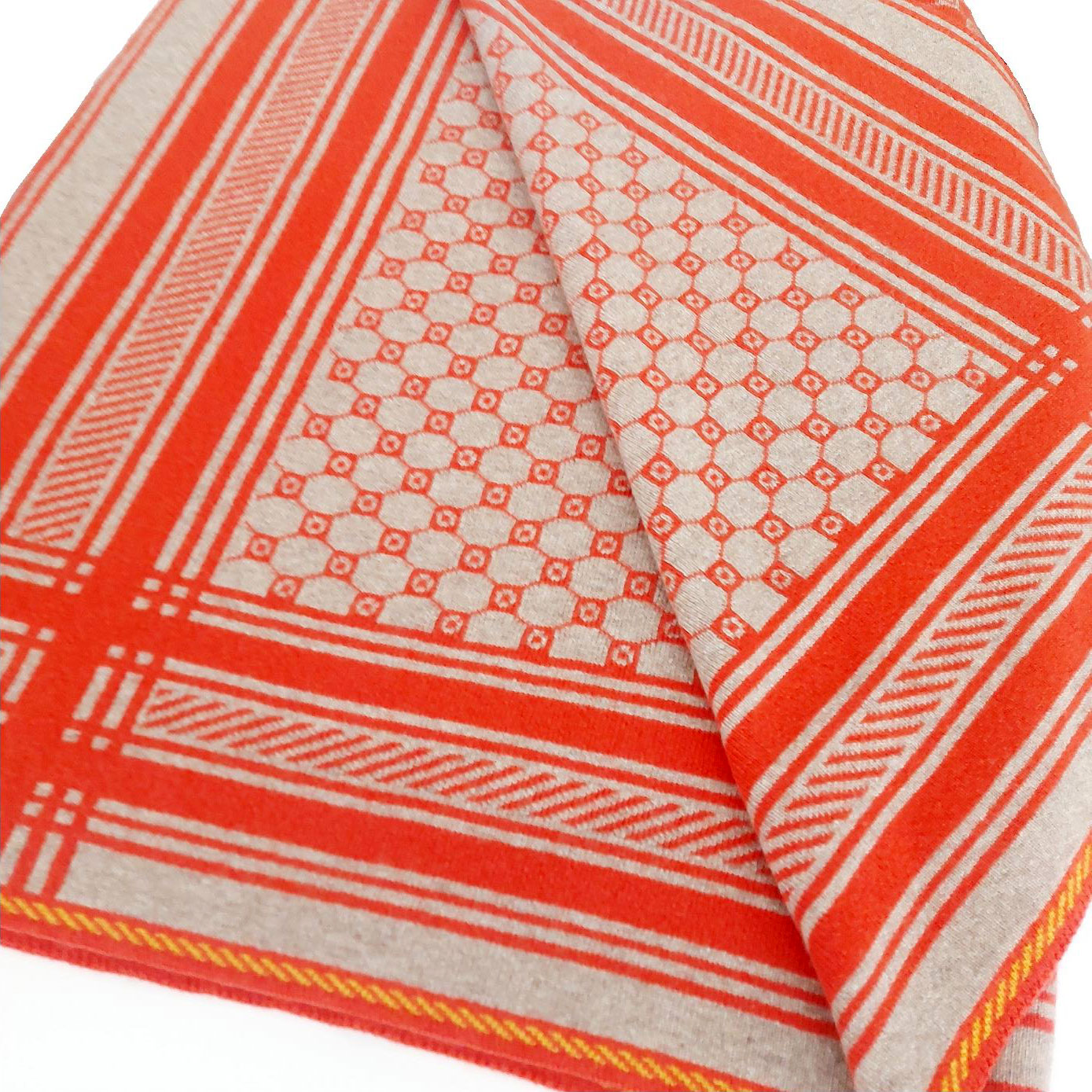 Плед жаккард &laquo;G&raquo; (св.беж и шиповник)